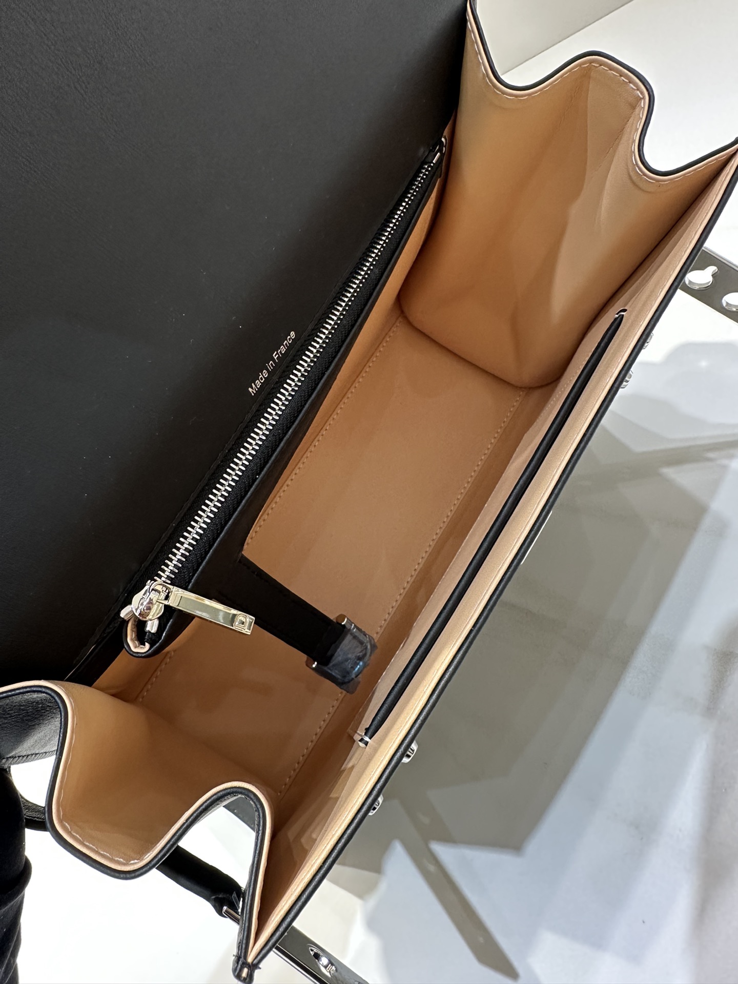 델보 톰페트 MM 샤리오뜨백